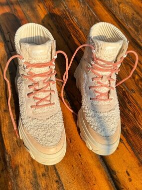 Sorel Shearling-Textured Lace-Up Boots in Cream with Pink Laces